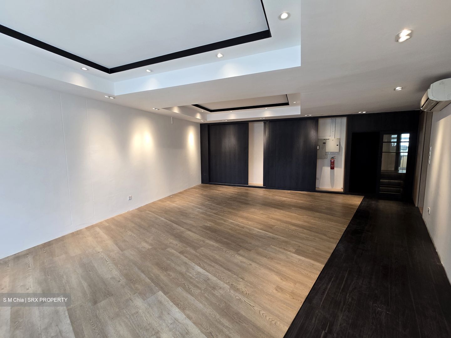 Tank Road (D9), Office #536167531